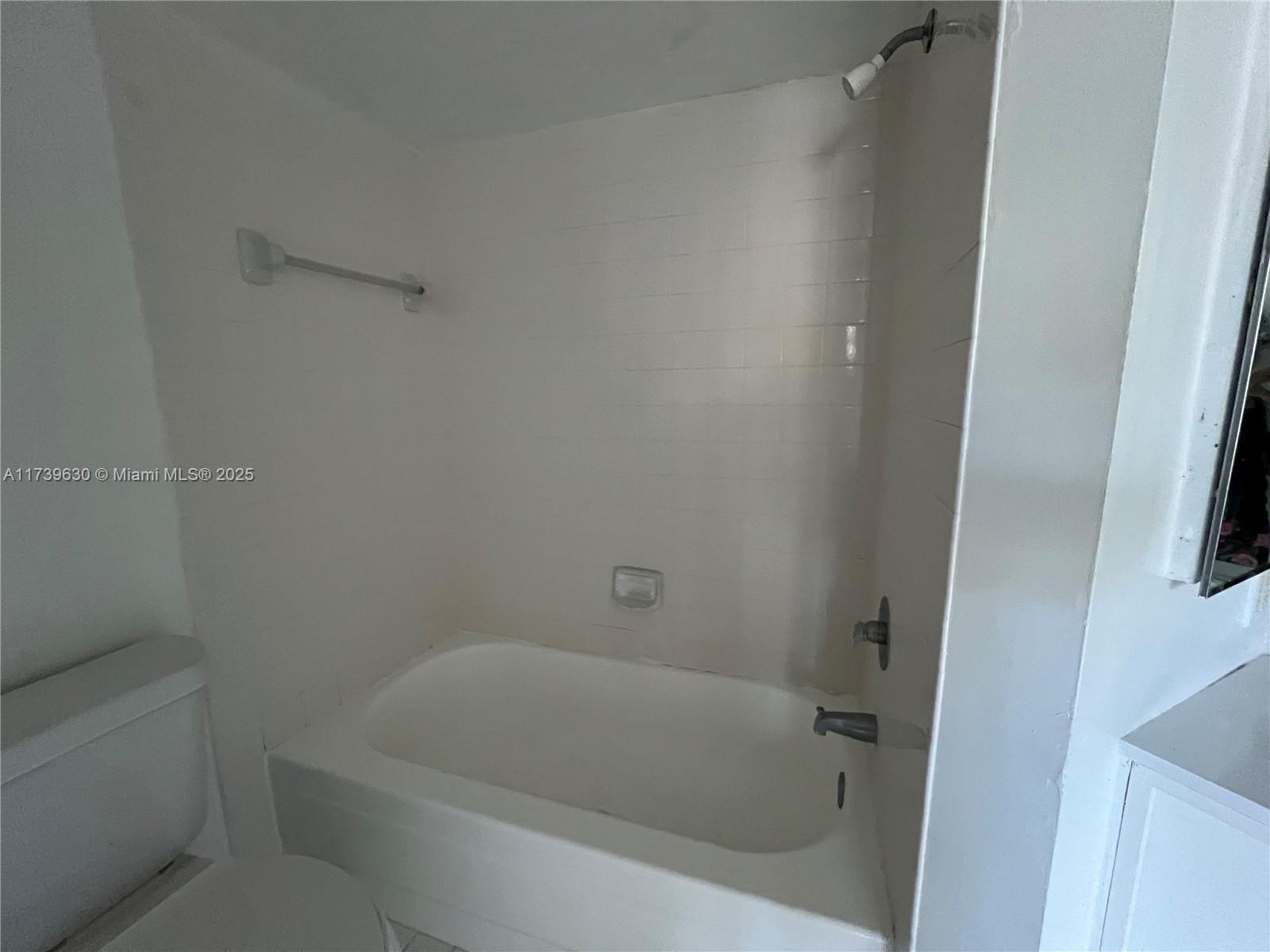 2645 Se 21st Ct 103-d Property Photo 8