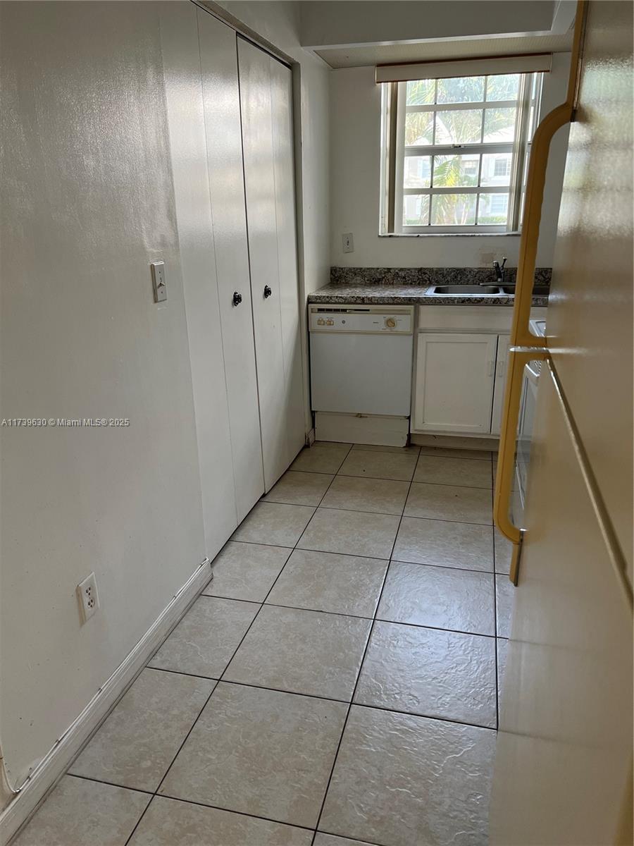 2645 Se 21st Ct 103-d Property Photo 17