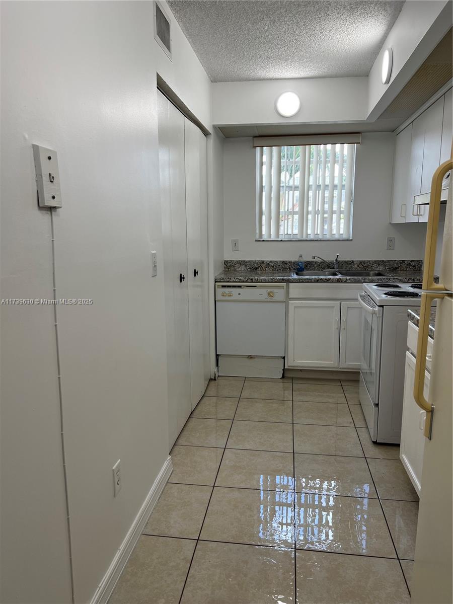 2645 Se 21st Ct 103-d Property Photo 21