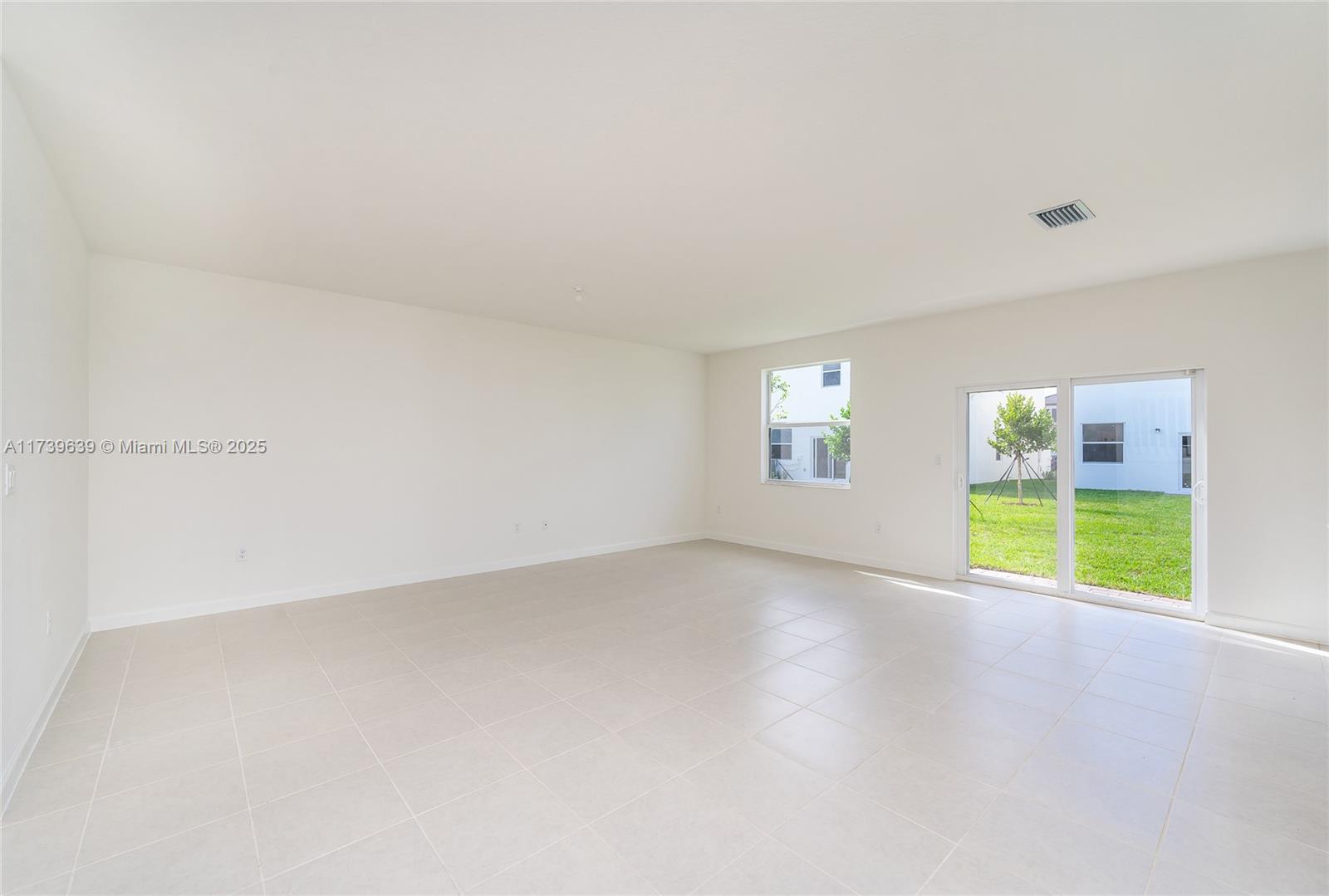 2528 Se 26 Ter Property Photo 7