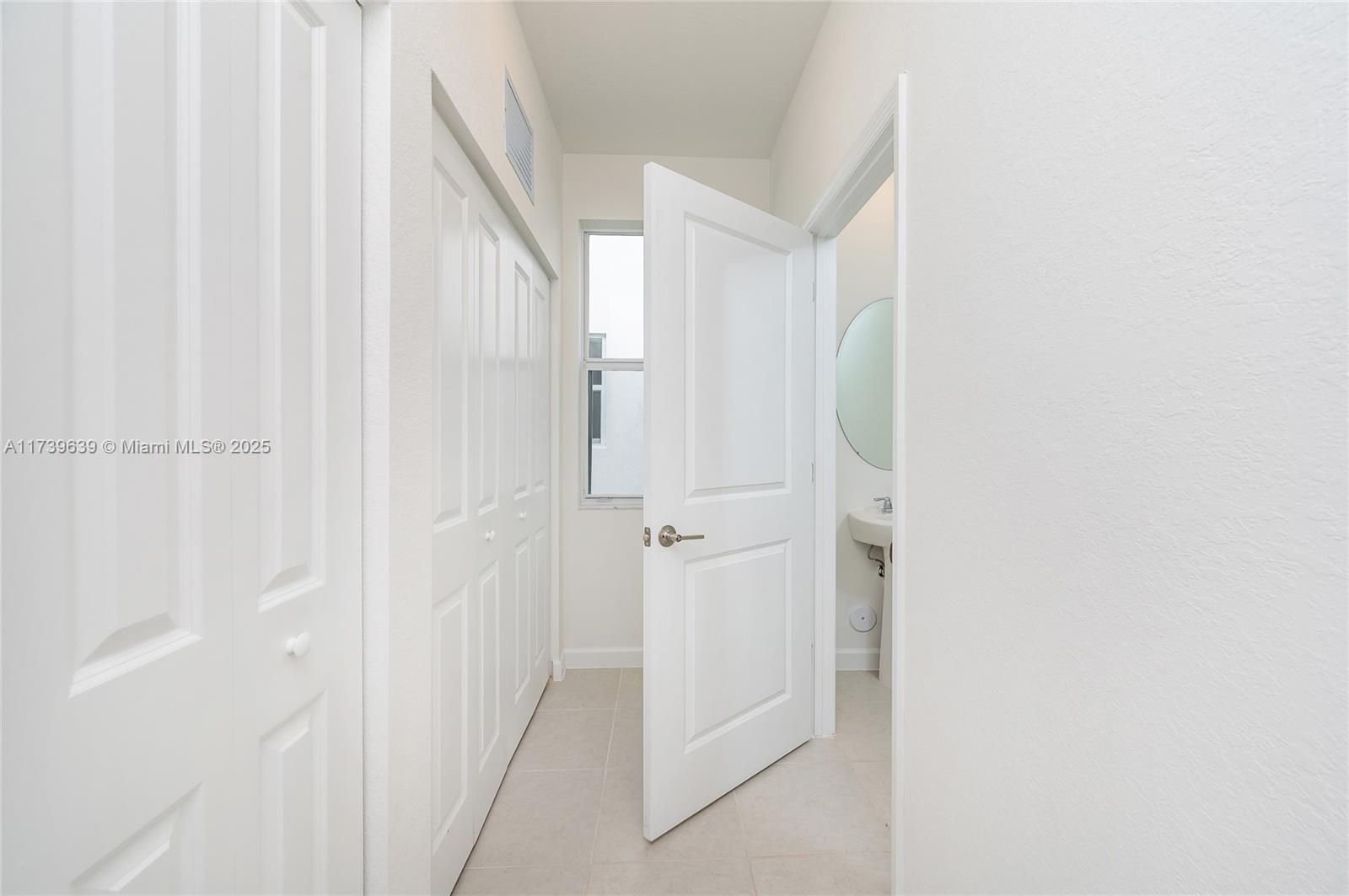 2528 Se 26 Ter Property Photo 17