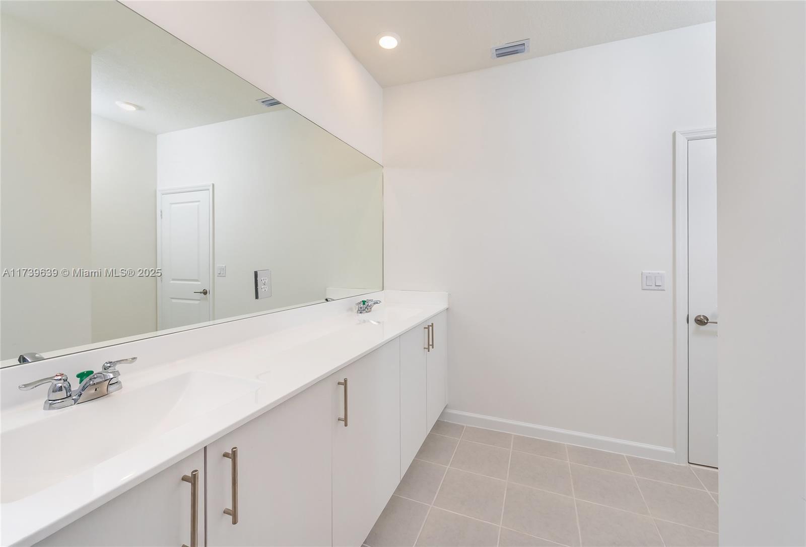 2528 Se 26 Ter Property Photo 25