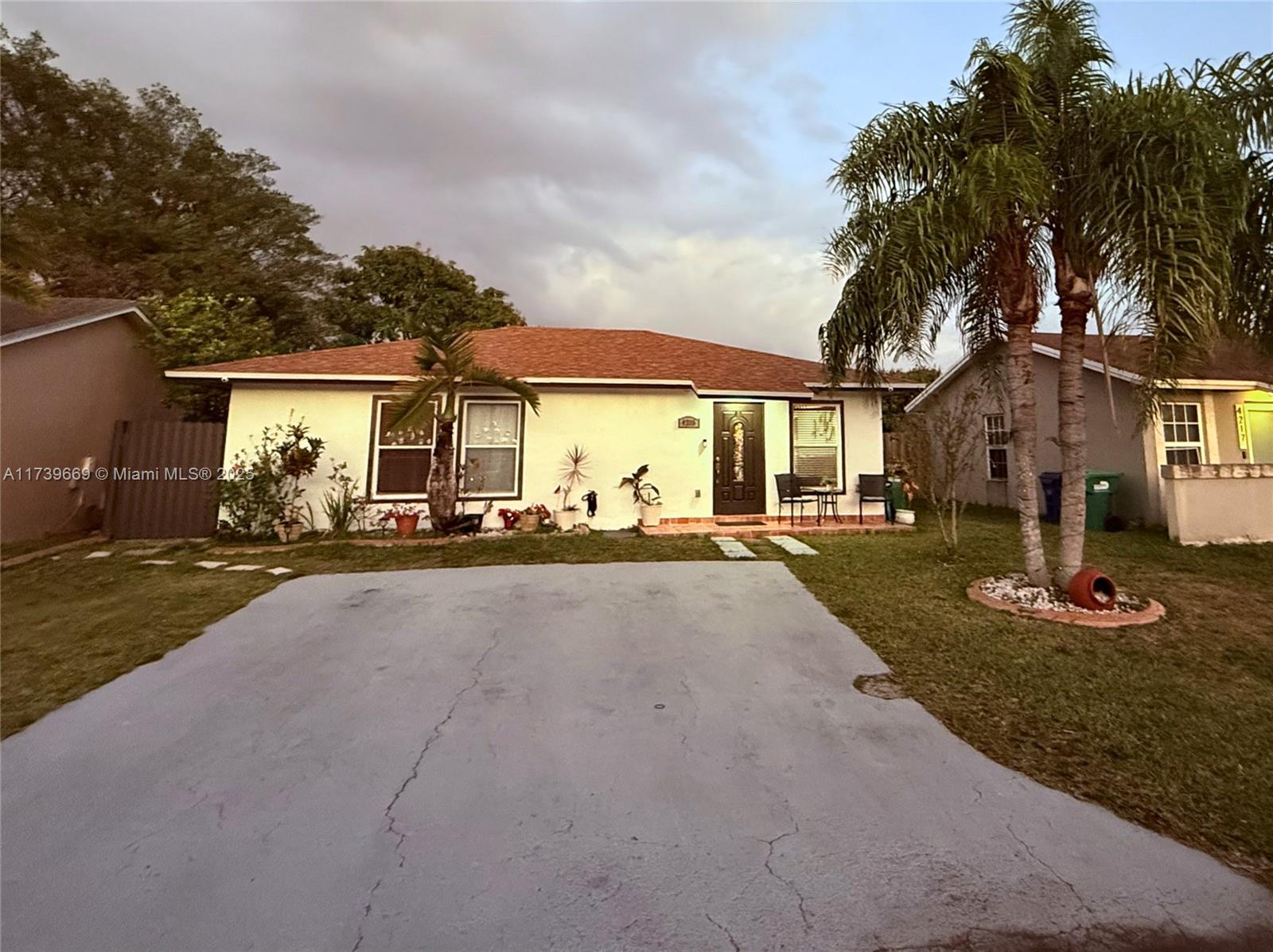 4215 Sw 138th Ct 4215 Property Photo 6