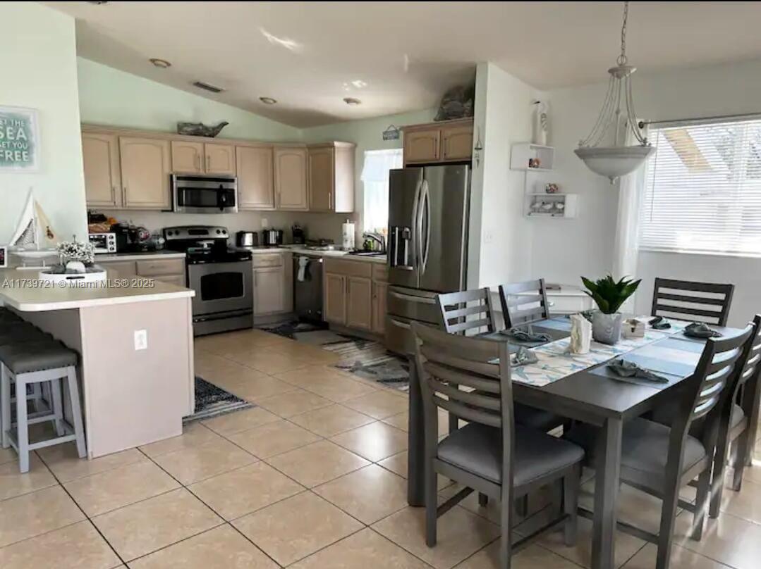 939 Plantation Rd Property Photo 5