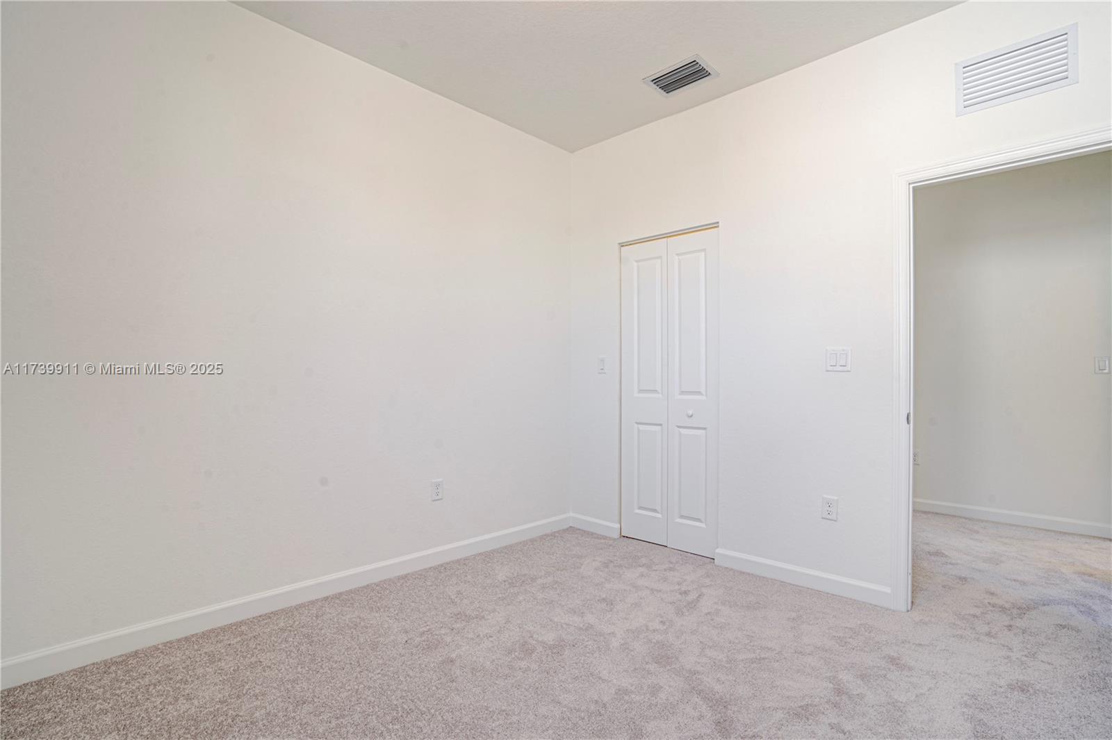 2497 Se 26 Ln 0 Property Photo 12