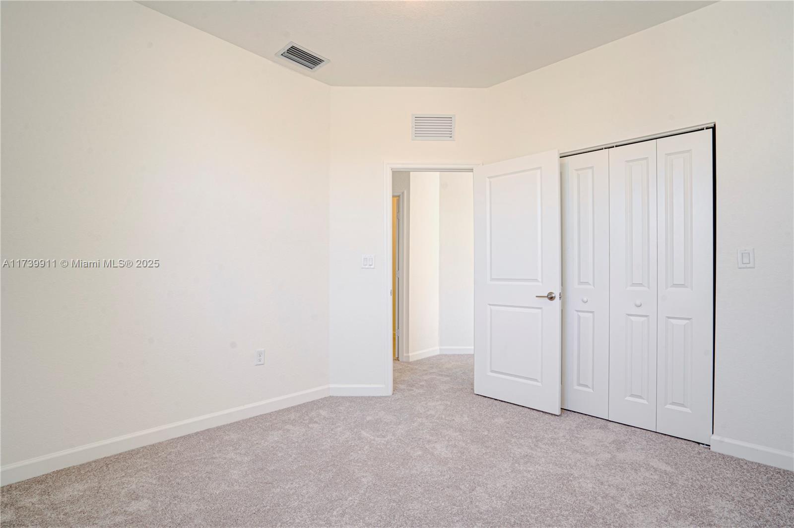 2497 Se 26 Ln 0 Property Photo 14