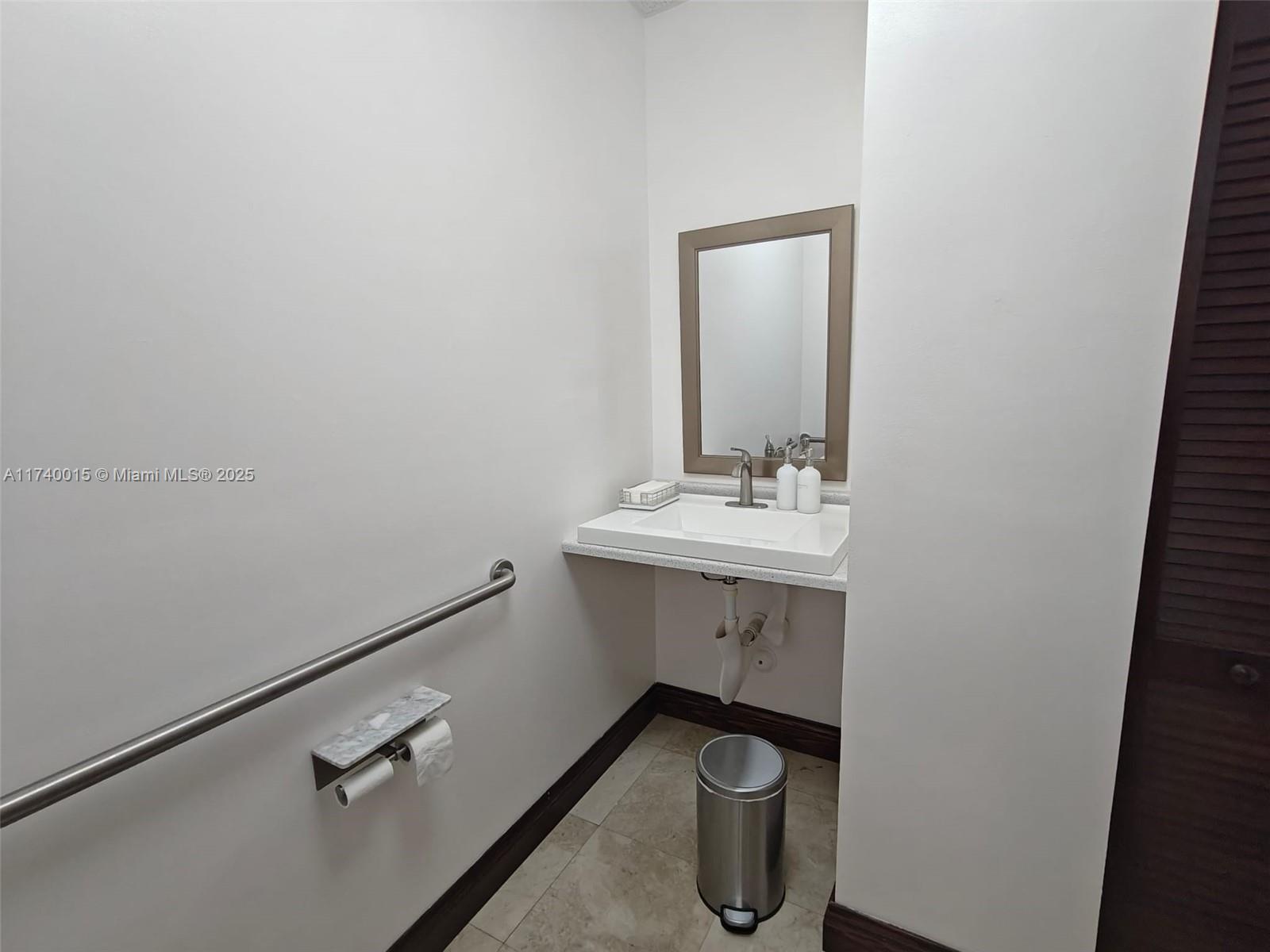 3020 Ne 32nd Ave Property Photo 13