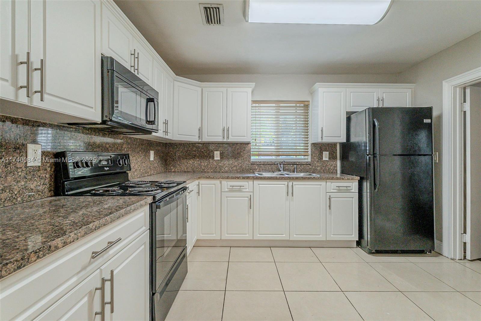 2125 Nw 192nd Ter Property Photo 13