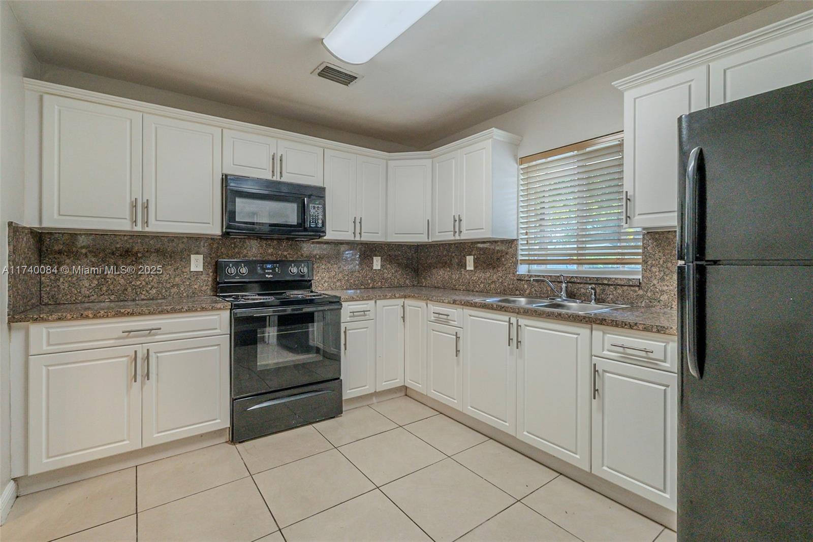 2125 Nw 192nd Ter Property Photo 15