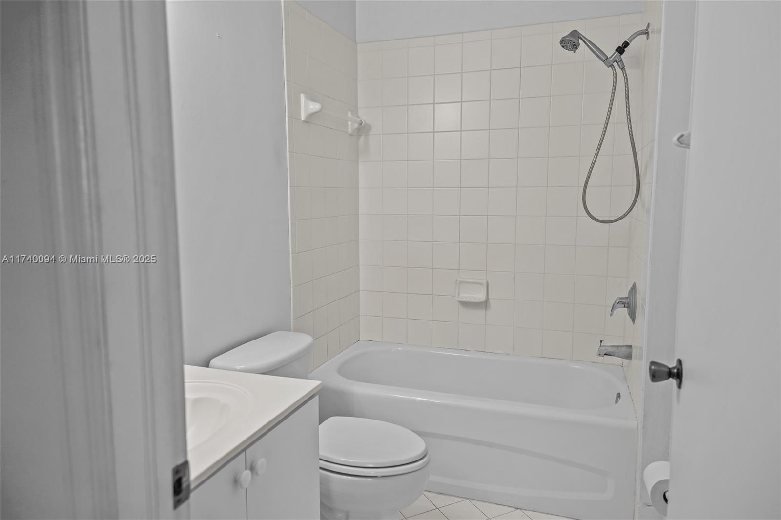 2600 Se 12th Pl 203 Property Photo 12