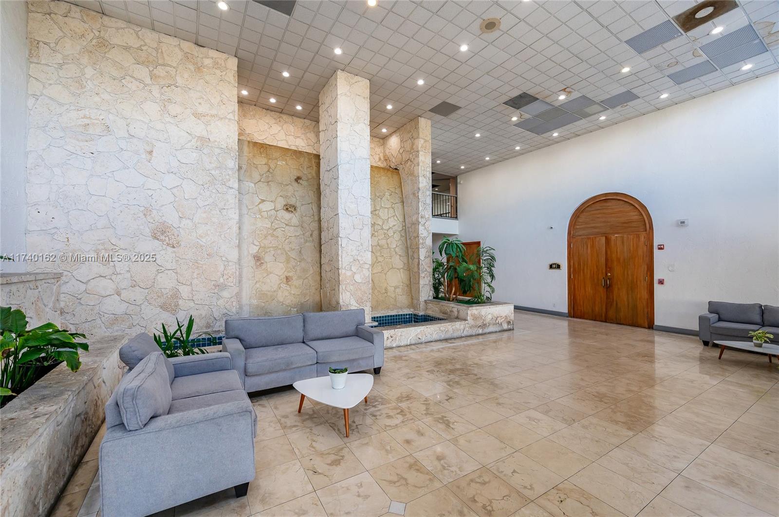 13499 Biscayne Blvd 807 Property Photo 2