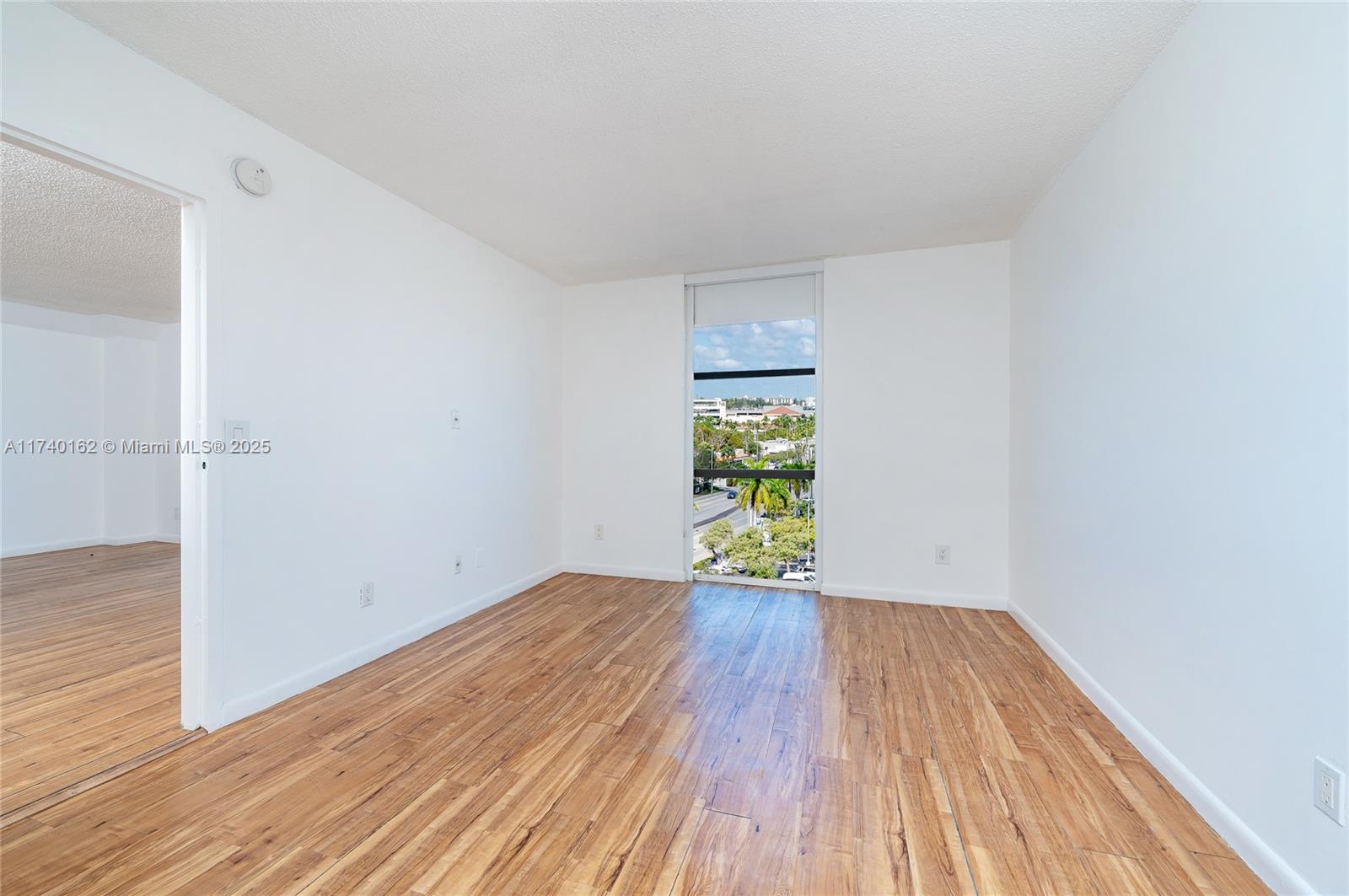 13499 Biscayne Blvd 807 Property Photo 9