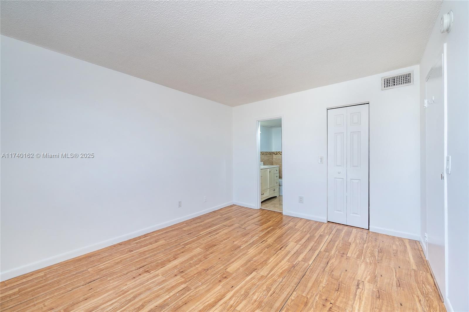 13499 Biscayne Blvd 807 Property Photo 12