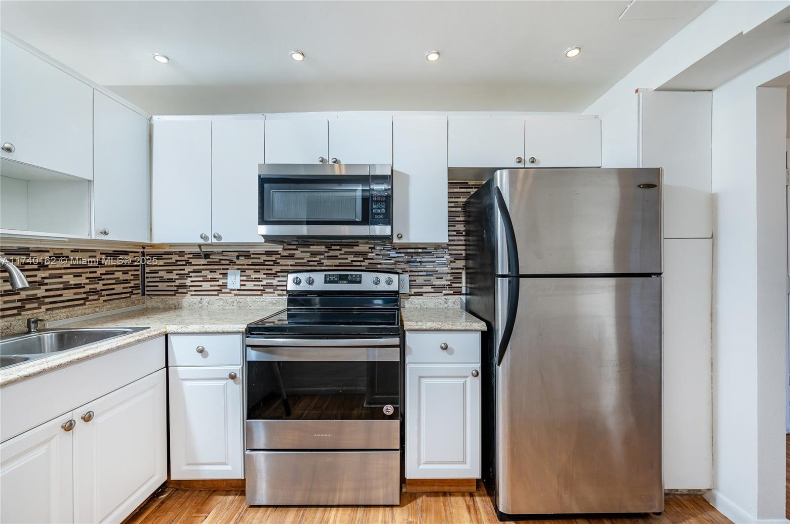 13499 Biscayne Blvd 807 Property Photo 15