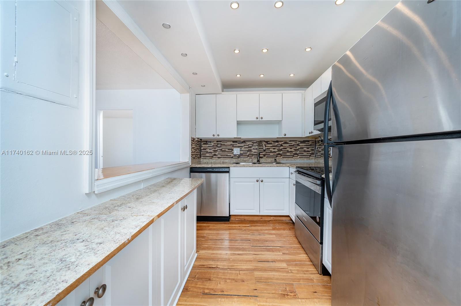 13499 Biscayne Blvd 807 Property Photo 16