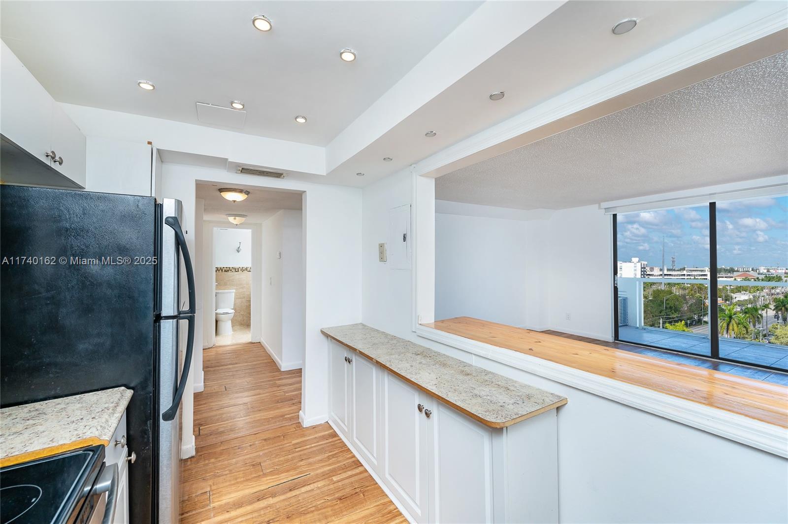 13499 Biscayne Blvd 807 Property Photo 18