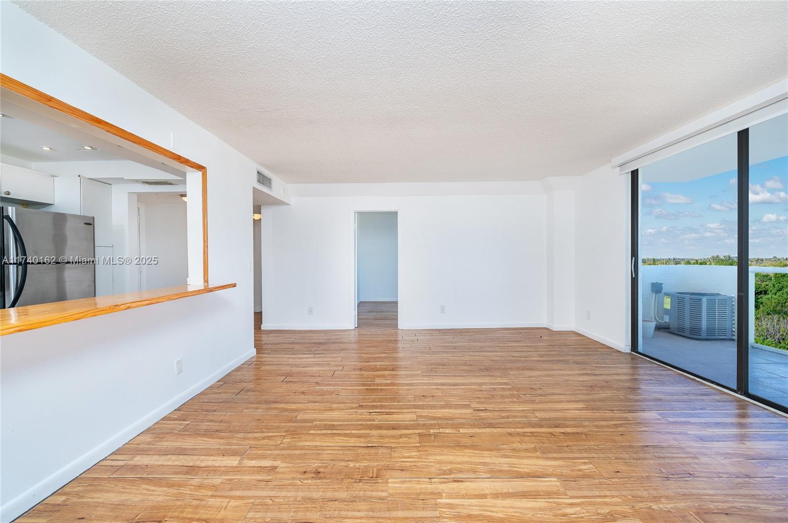 13499 Biscayne Blvd 807 Property Photo 21