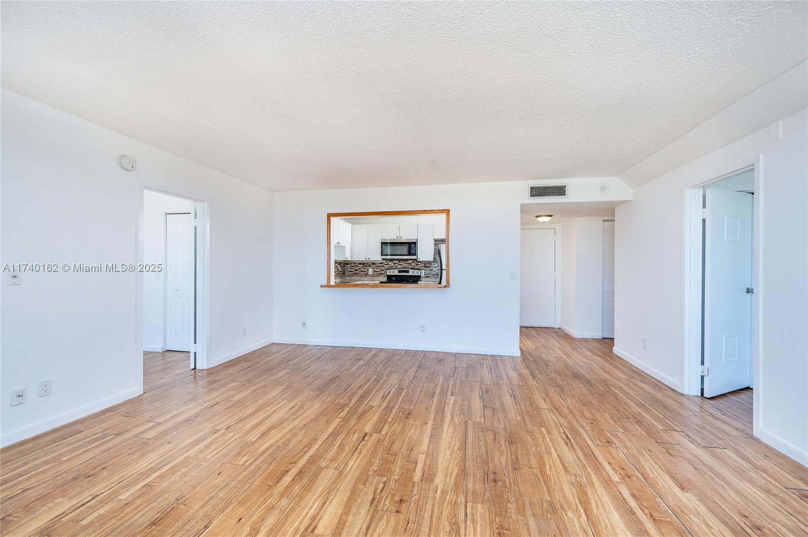 13499 Biscayne Blvd 807 Property Photo 23