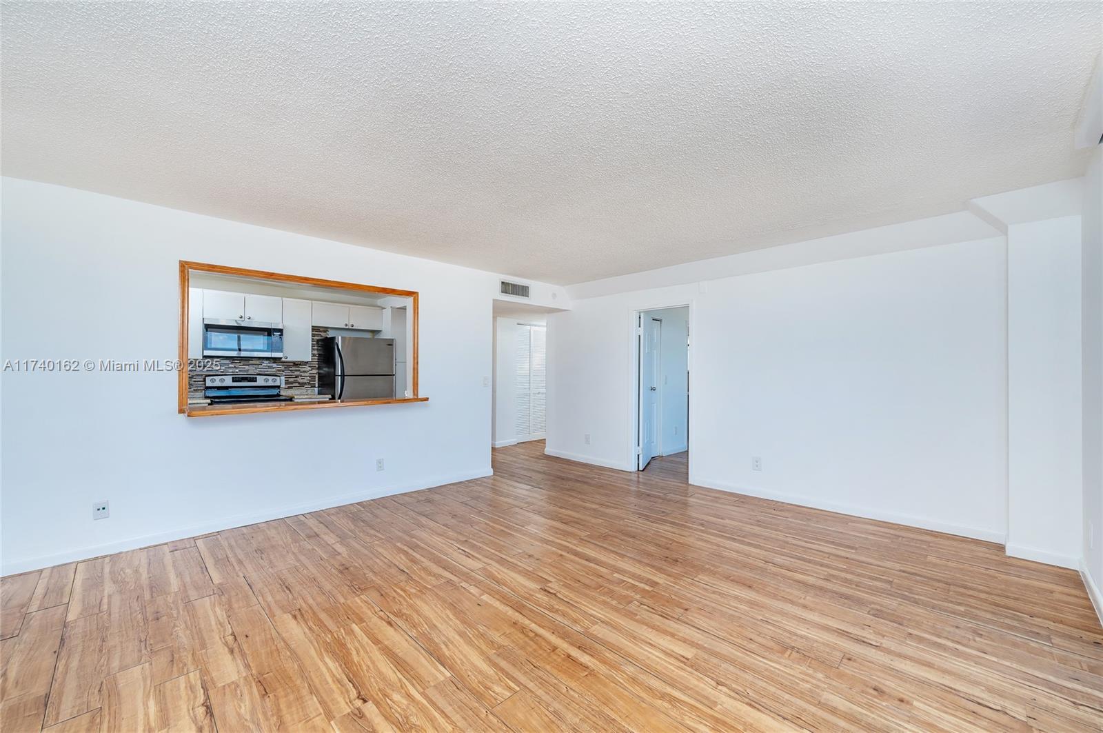 13499 Biscayne Blvd 807 Property Photo 24