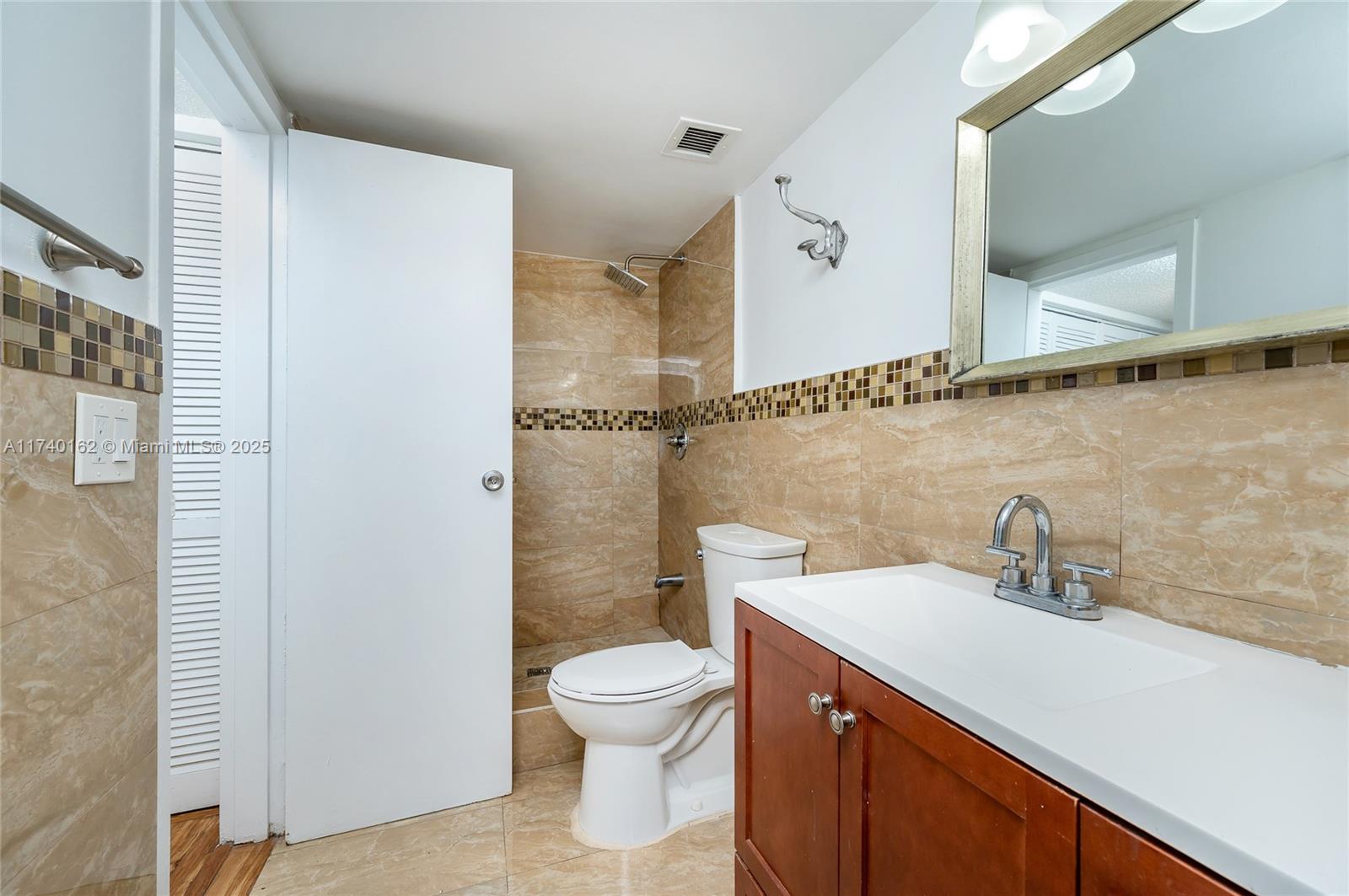 13499 Biscayne Blvd 807 Property Photo 27