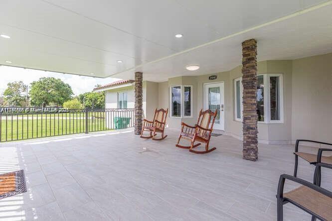 25040 Sw 222nd Property Photo 4