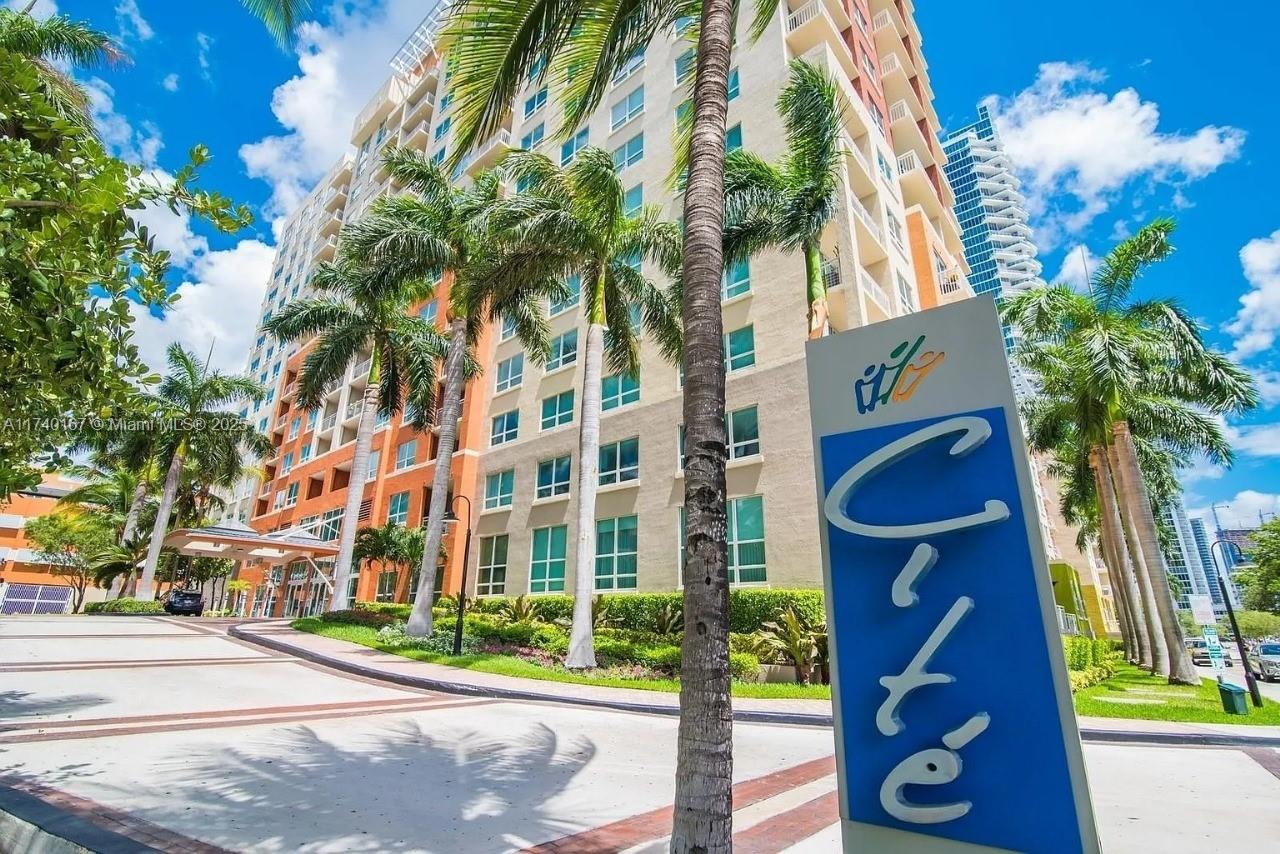 2000 N Bayshore Dr 304 Property Photo 2