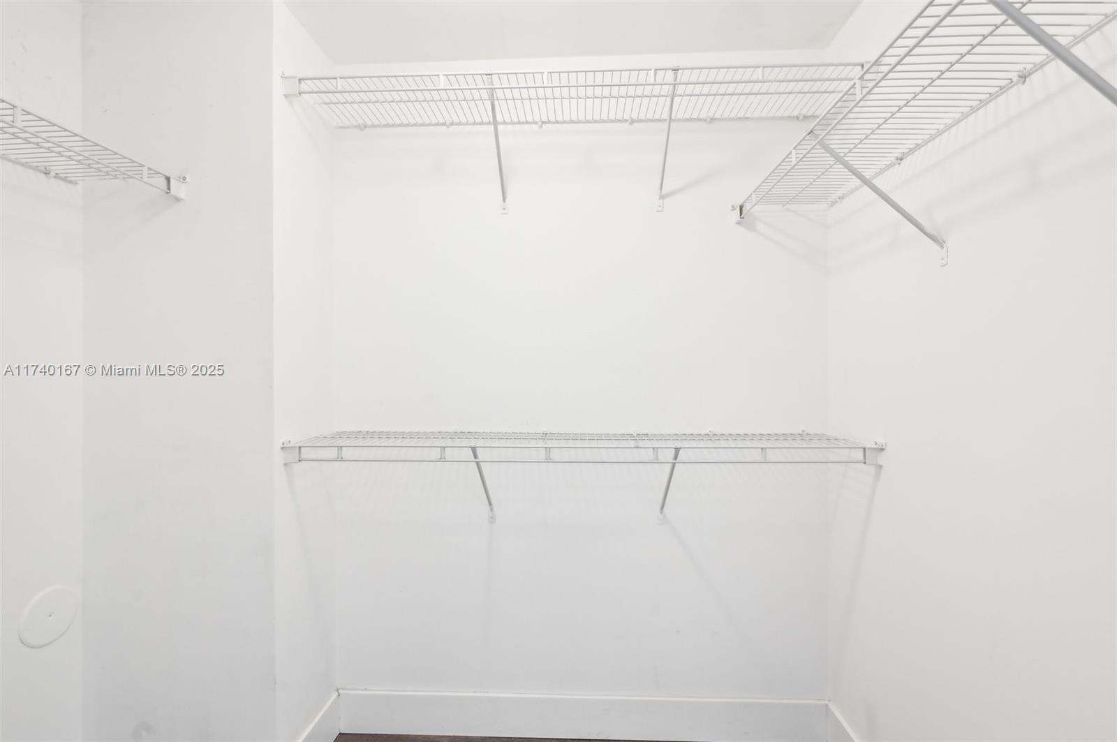 2000 N Bayshore Dr 304 Property Photo 23