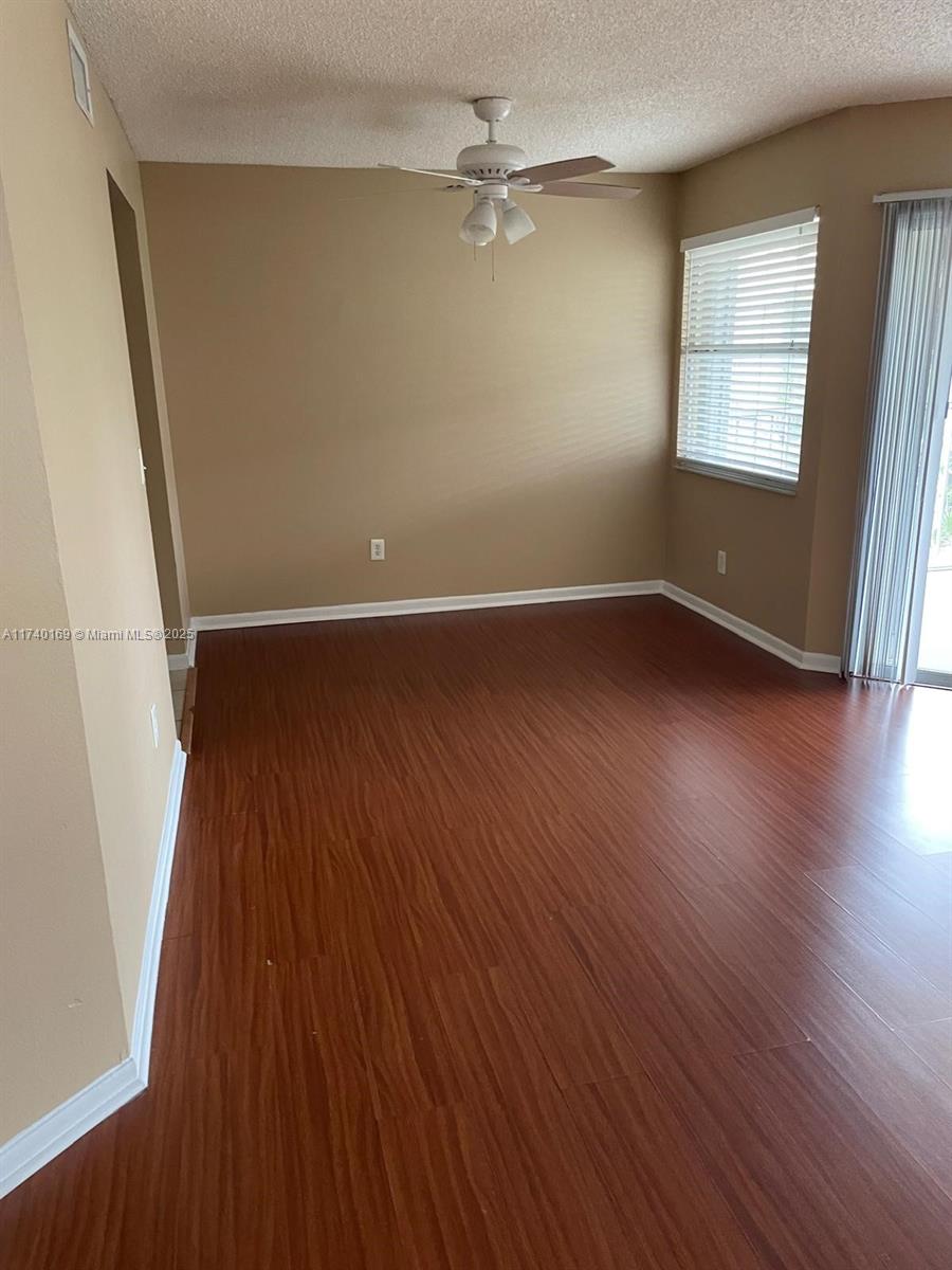 2212 Se 27th Dr 201-b Property Photo 8