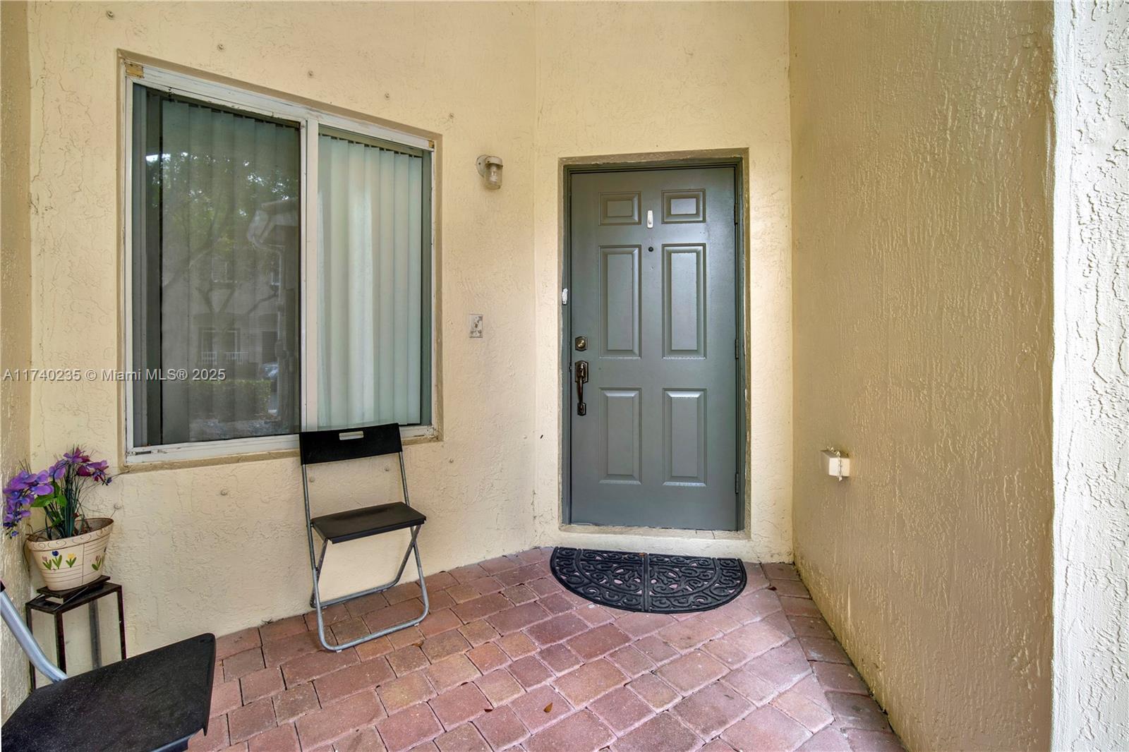 2425 Se 19th St . Property Photo 4