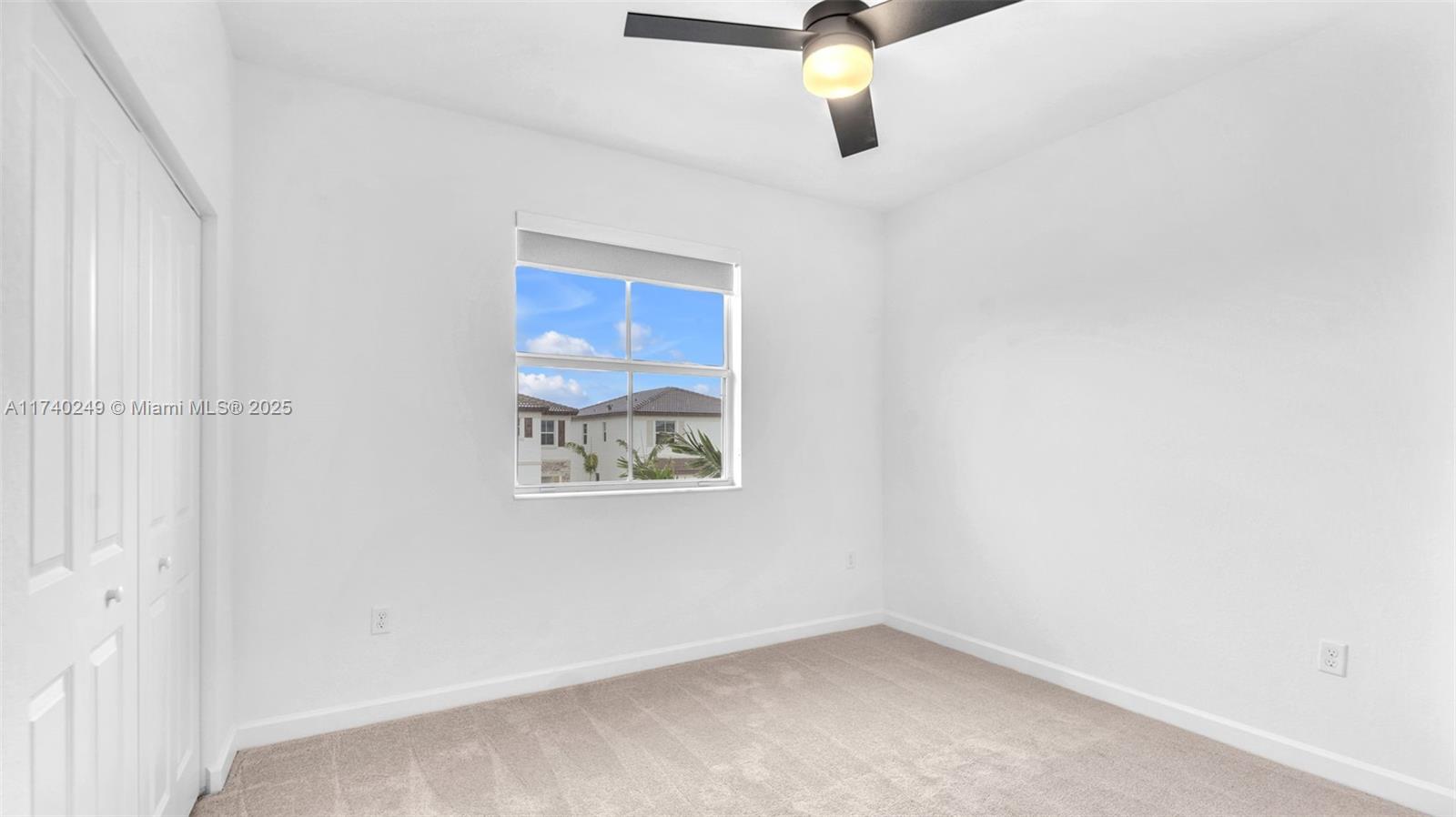 2400 Se 24 Drive Property Photo 11