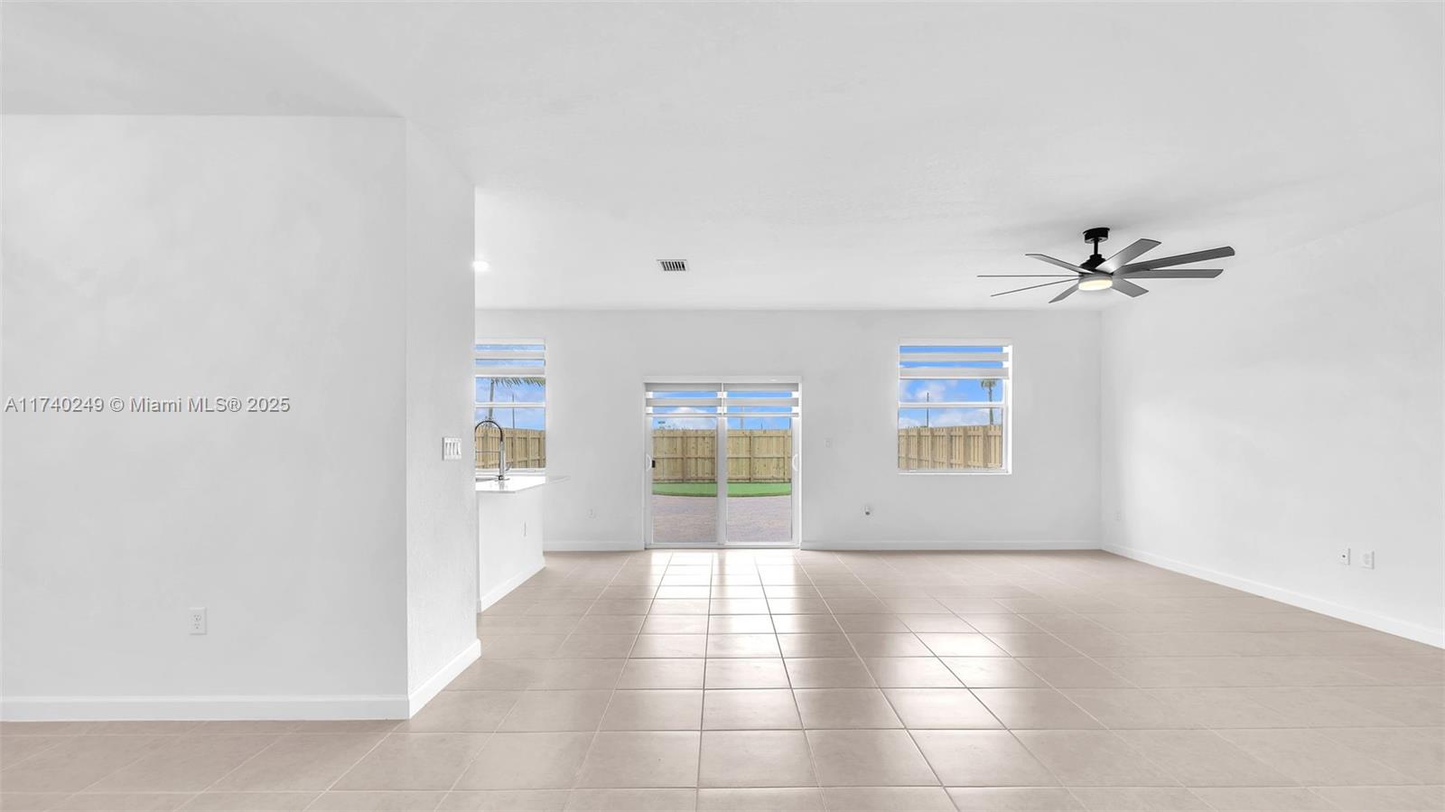 2400 Se 24 Drive Property Photo 22