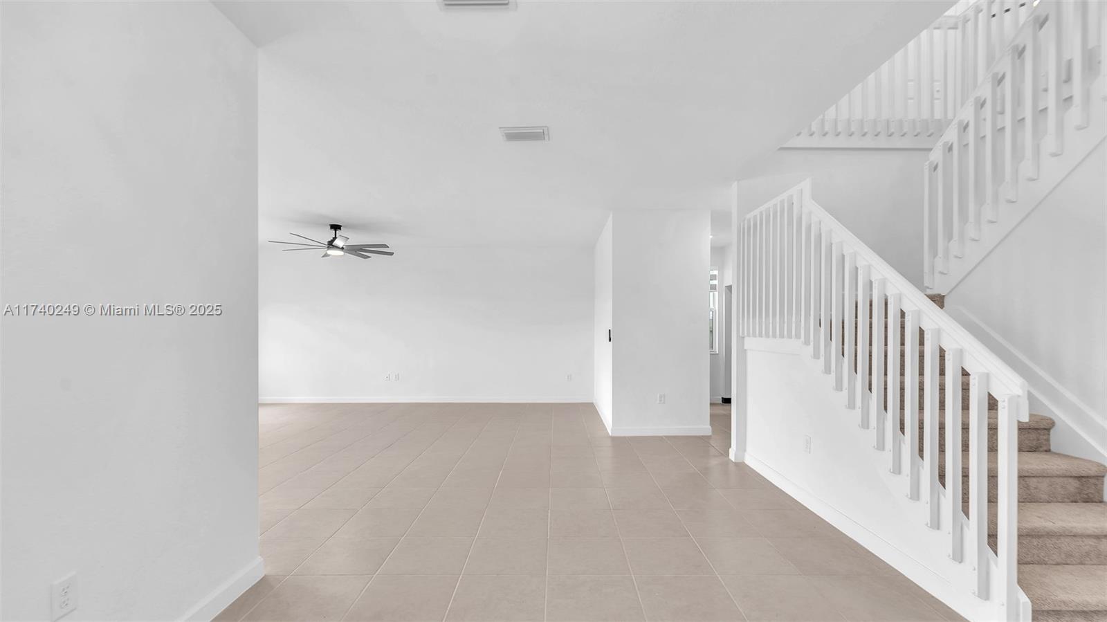 2400 Se 24 Drive Property Photo 24