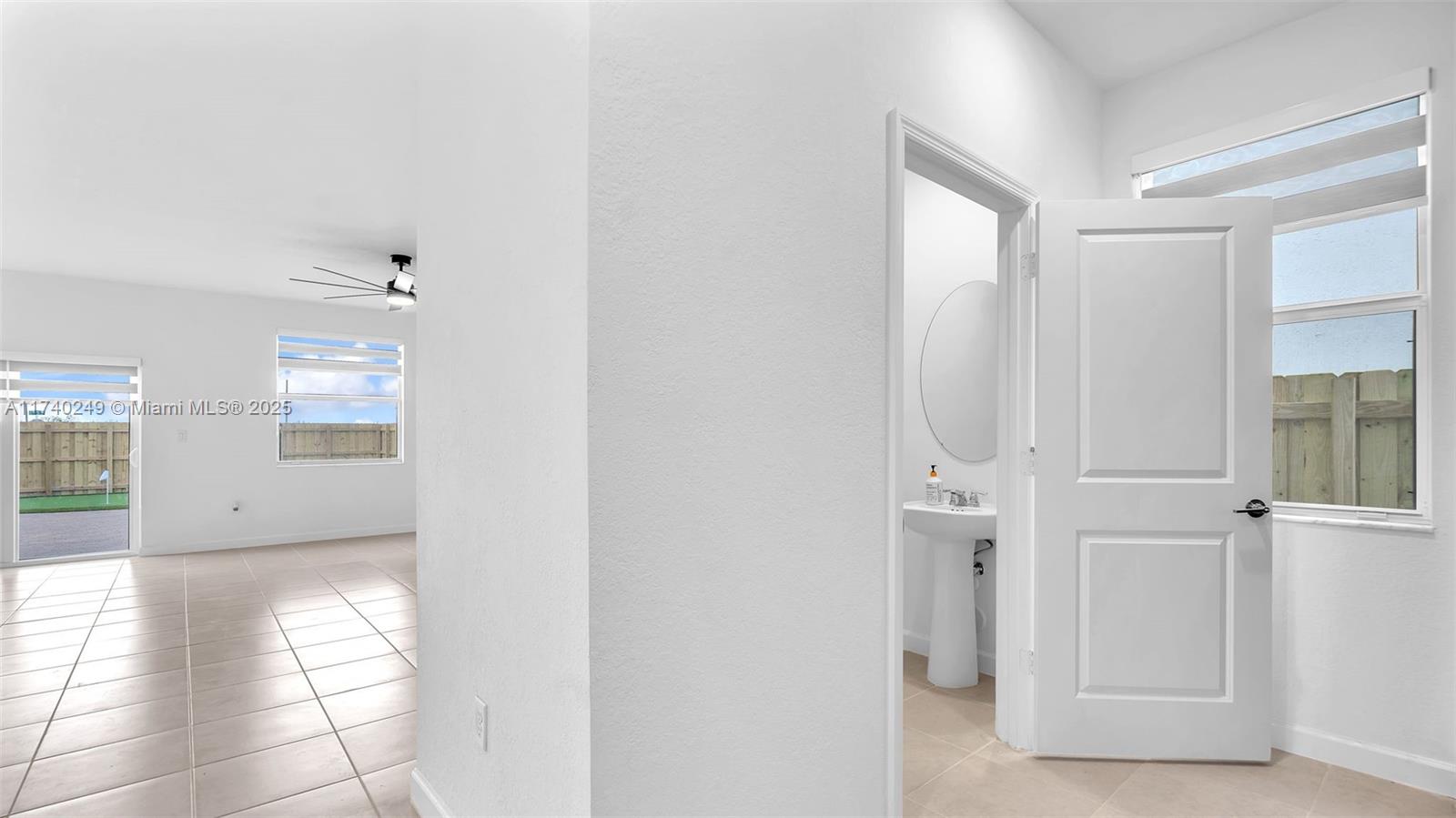 2400 Se 24 Drive Property Photo 30
