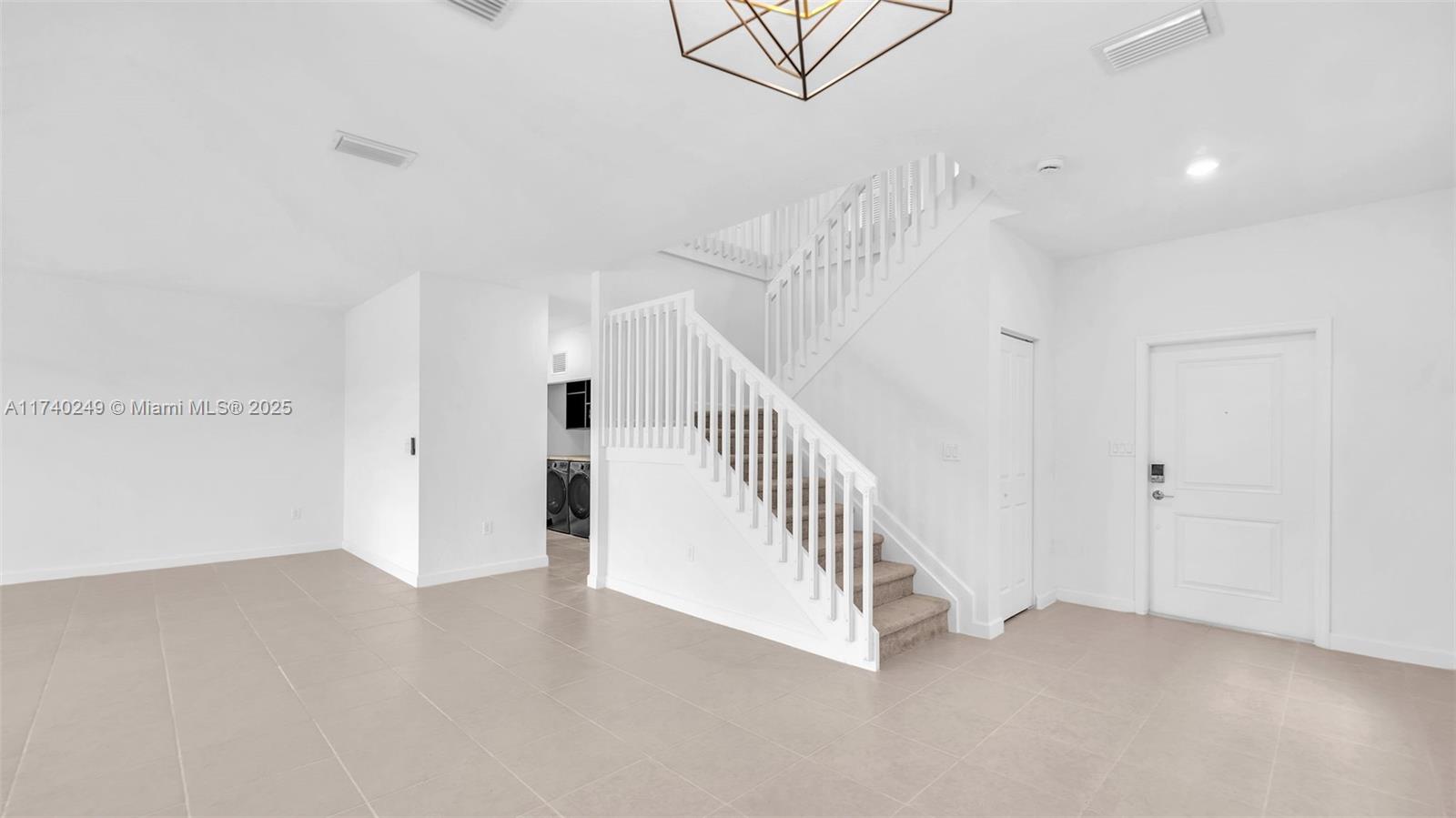 2400 Se 24 Drive Property Photo 32