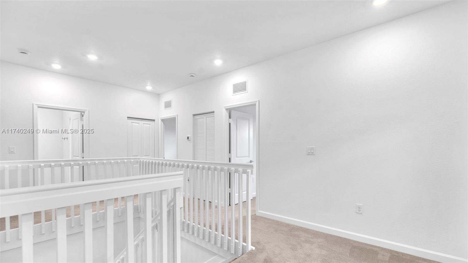 2400 Se 24 Drive Property Photo 33