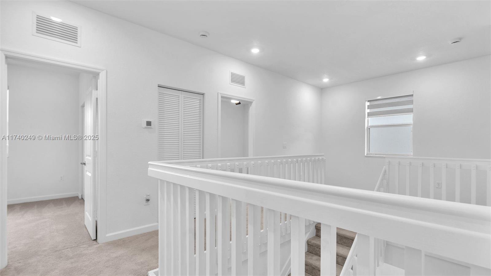 2400 Se 24 Drive Property Photo 34
