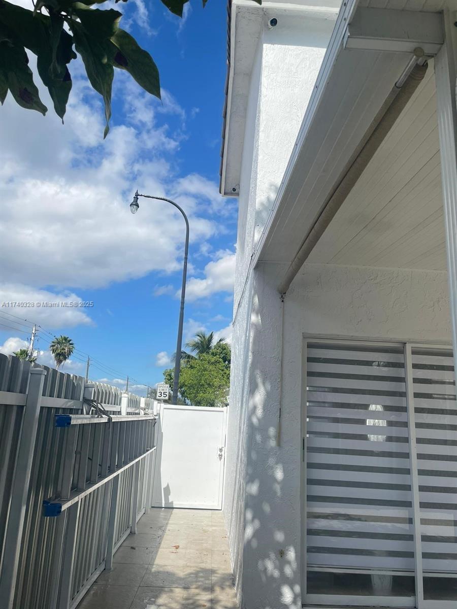 12676 Nw 7th Ln Property Photo 11