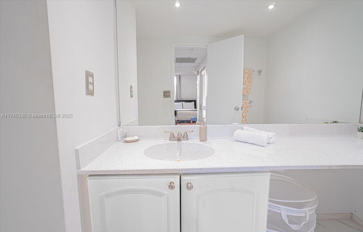 4001 S Ocean Dr 4e Property Photo 23