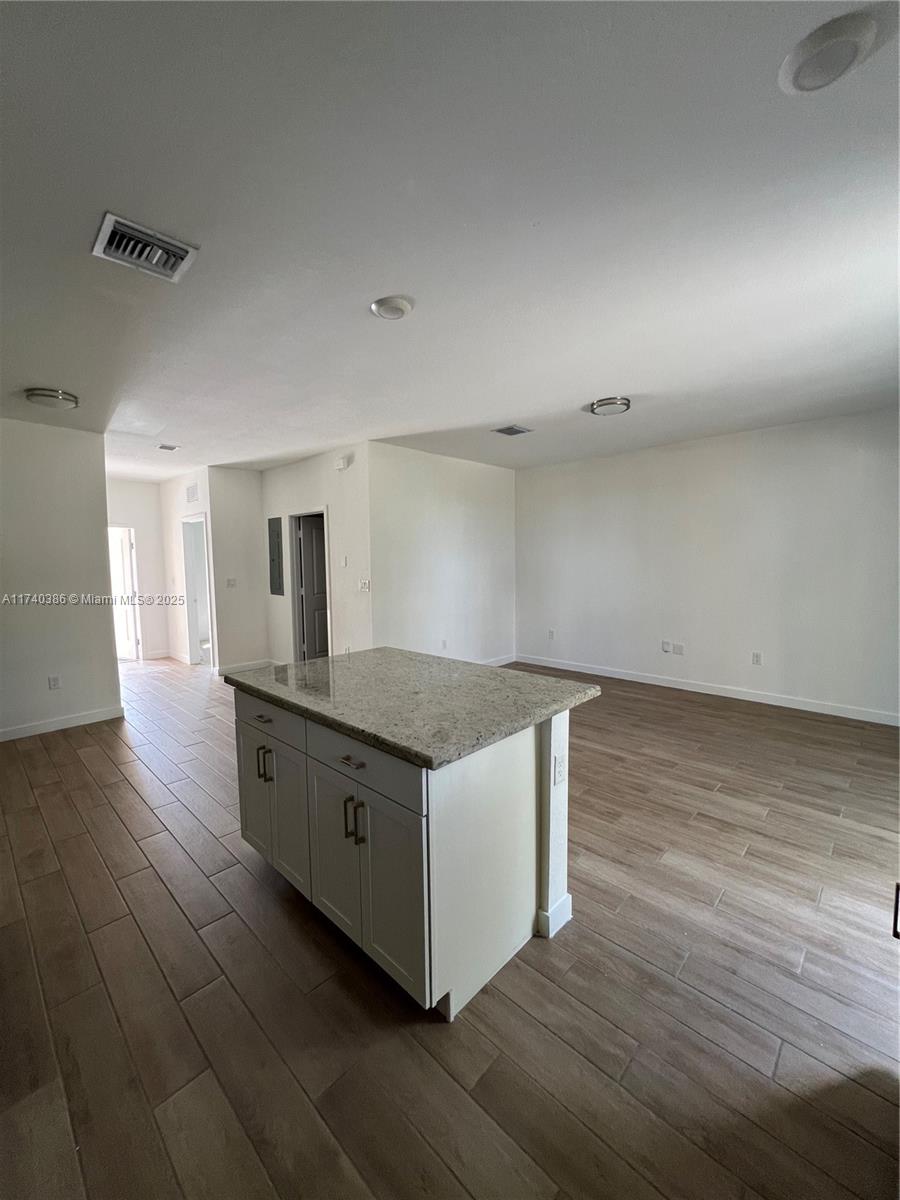 2325 Se 10th St 0 Property Photo 5