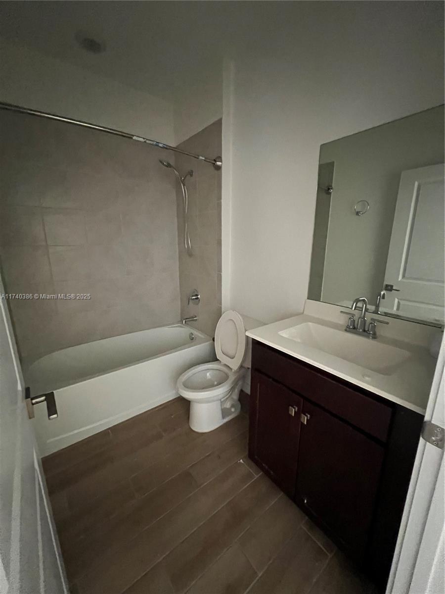 2325 Se 10th St 0 Property Photo 17