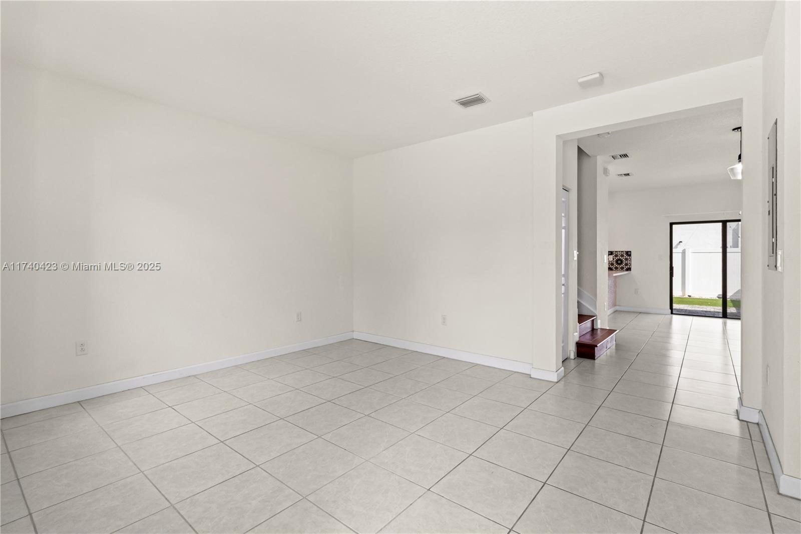 10611 W 33rd Ct 10611 Property Photo 3
