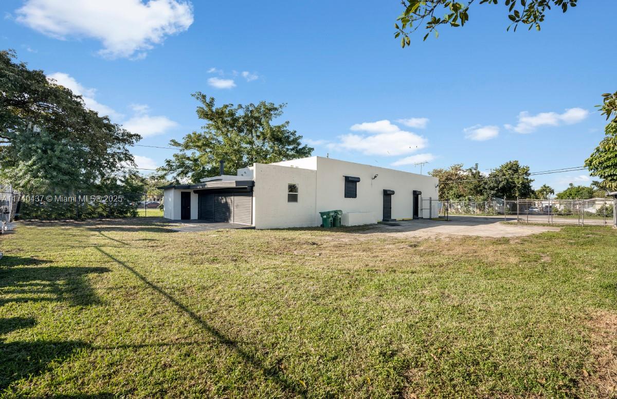 7929 Nw Miami Ct Property Photo 4