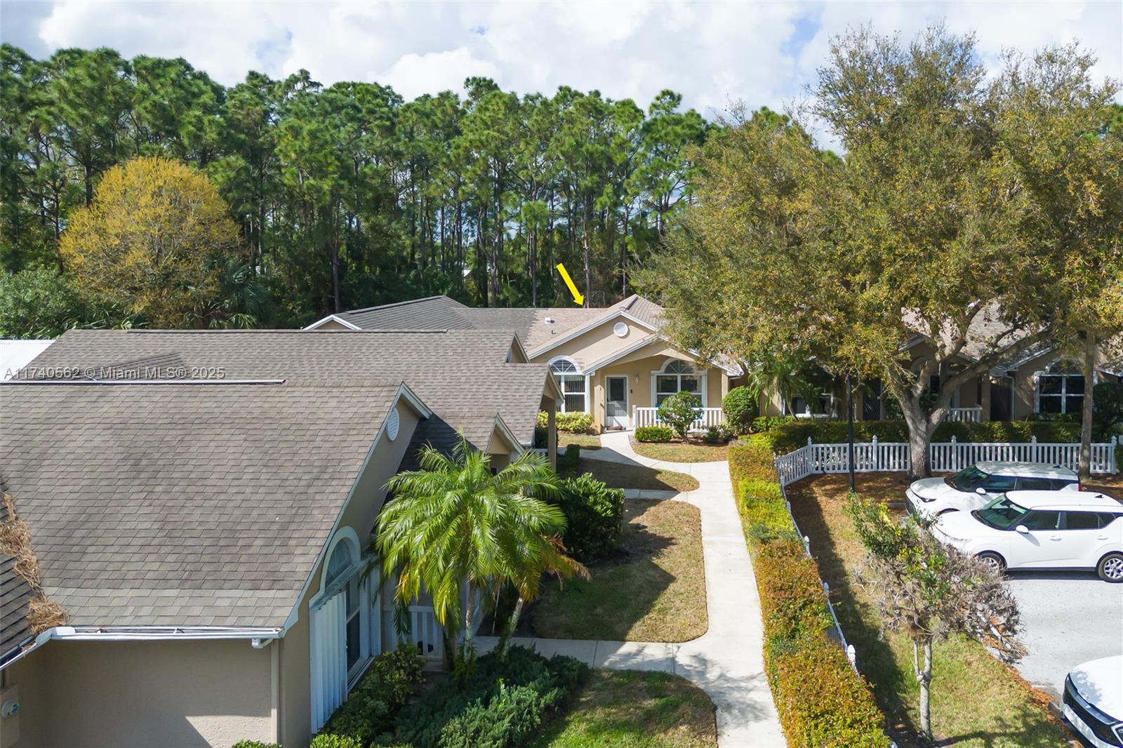 675 Nw San Remo Cir Property Photo 4