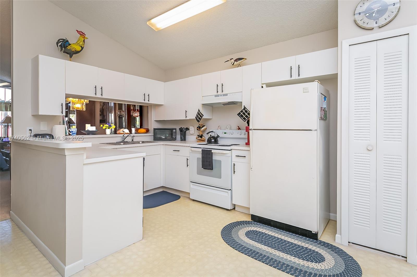 675 Nw San Remo Cir Property Photo 16