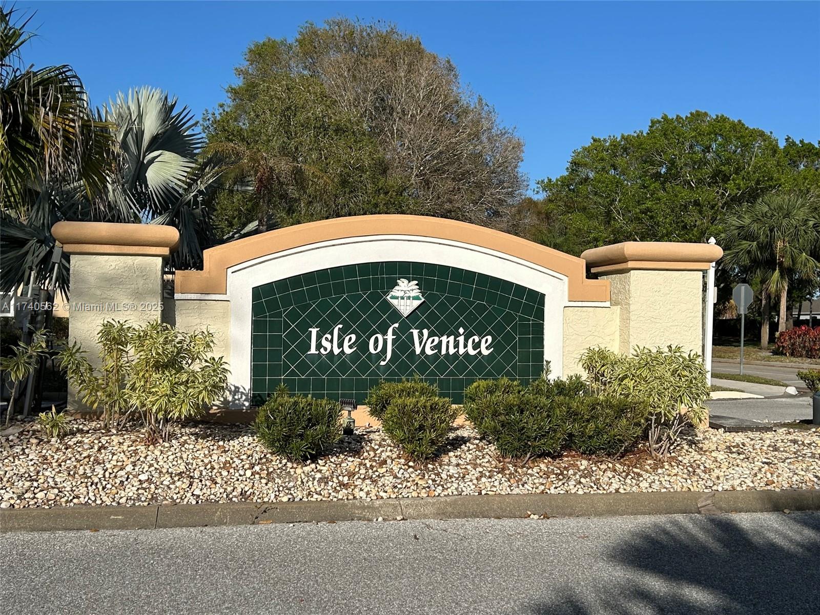 675 Nw San Remo Cir Property Photo 41