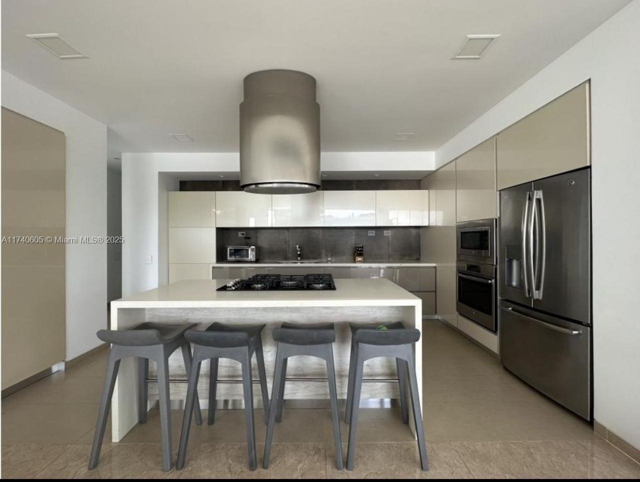 A11740605 Property Photo 13