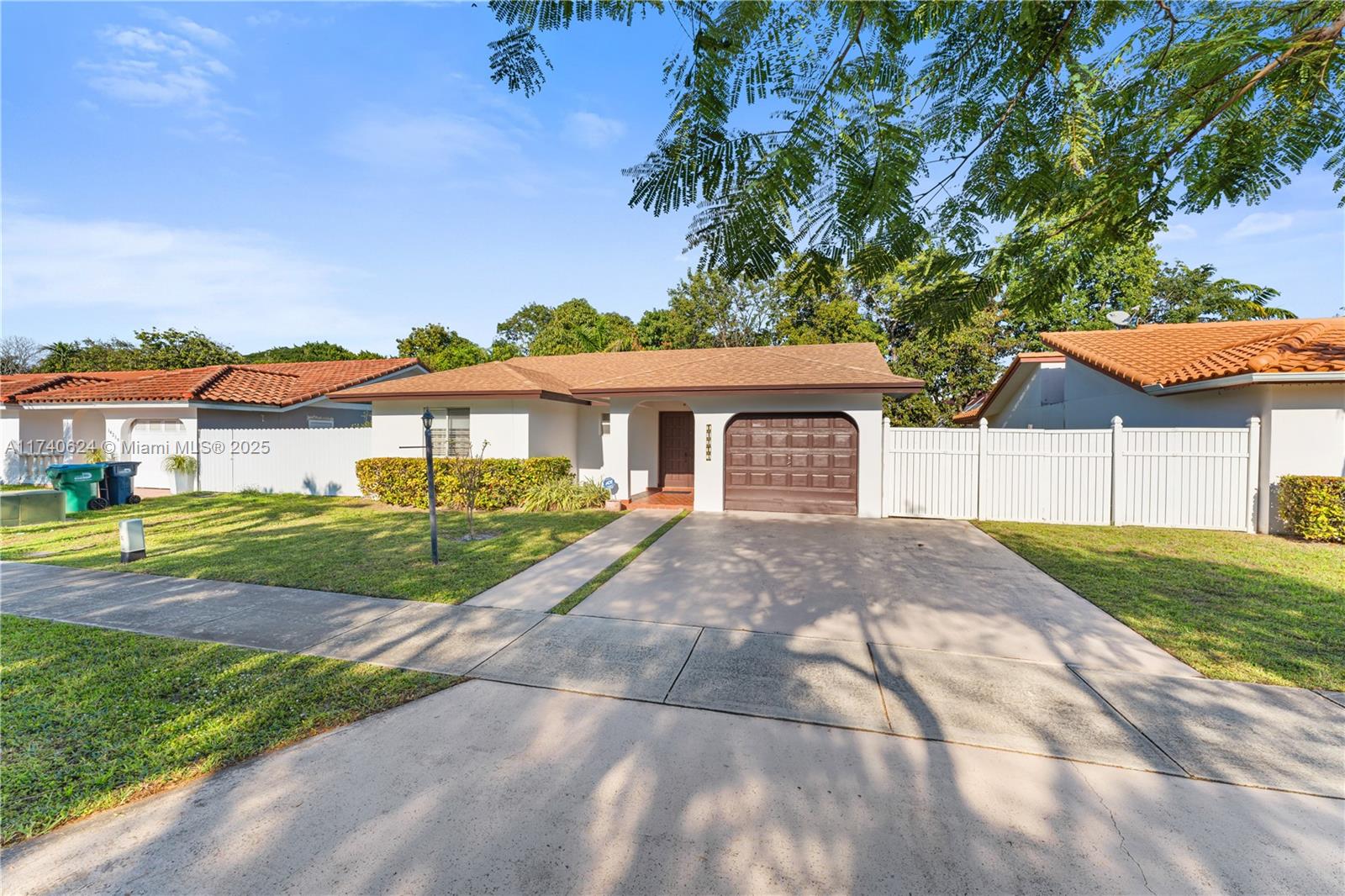 14213 Sw 100th Ln Property Photo 2