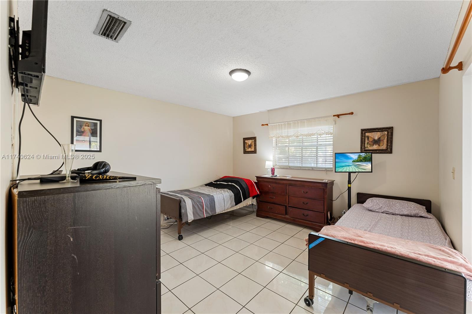 14213 Sw 100th Ln Property Photo 3