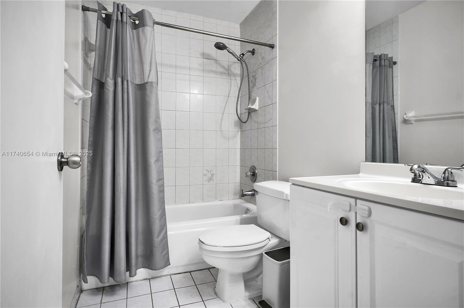 8013 Lake Dr 205 Property Photo 13
