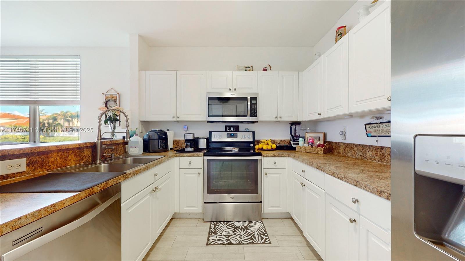 1555 Ne 33rd Rd 102-2 Property Photo 5